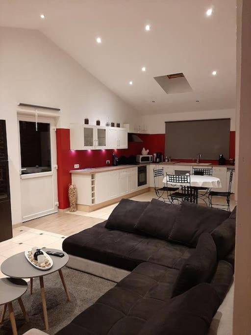 Apartamento Le Calme De La Prairie De Lieja Exterior foto